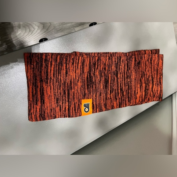 Philadelphia Flyers FOCO Orange and Black Knit Infinity Scarf - Picture 3 of 9